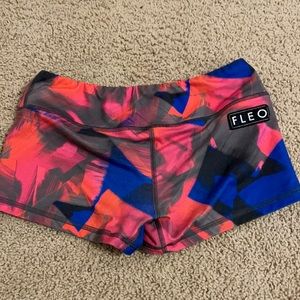 Fleo low rise contour shorts outlaw print! Size medium